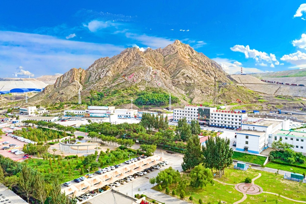 圖為五虎山礦業公司綠色礦山現場圖